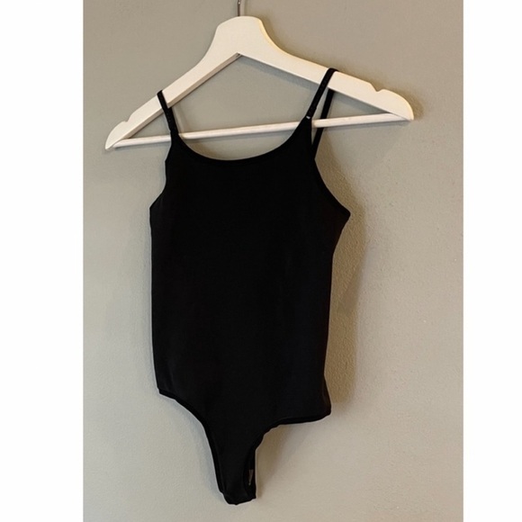 Lululemon Tranquility Bodysuit in Black. - Picture 4 of 6
